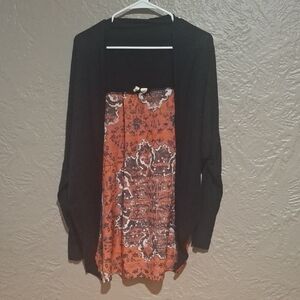 Moth  Women's Black and Orange Patterned Garment Size M